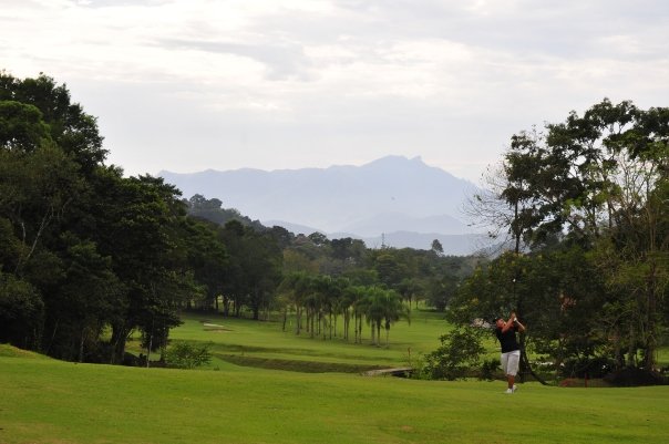 Der Frade Golfplatz führt in den Atlantischen Regenwald