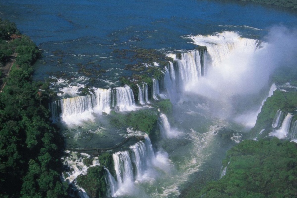 Golfpaket Iguassu mit den Wasserfaellensse und 255 kleine Wasserfälle